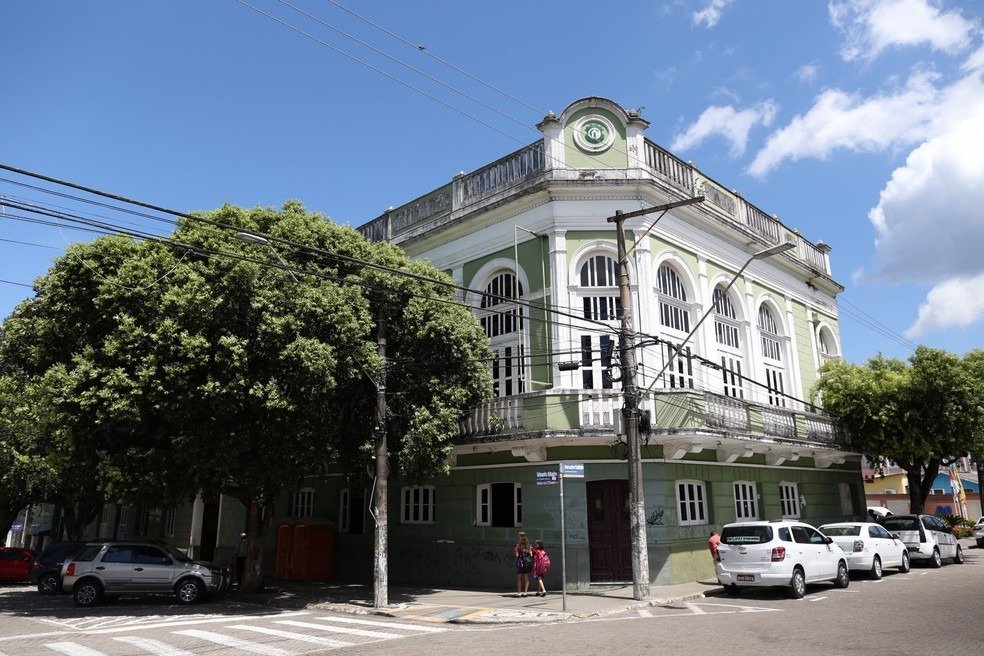 Mostra ‘Encantos do Oriente’ celebra a dança do ventre em noite inédita no Teatro Gebes Medeiros